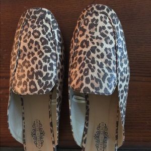 Leopard mules